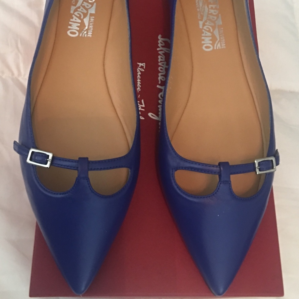 New Ferragamo Blue Leather Flats